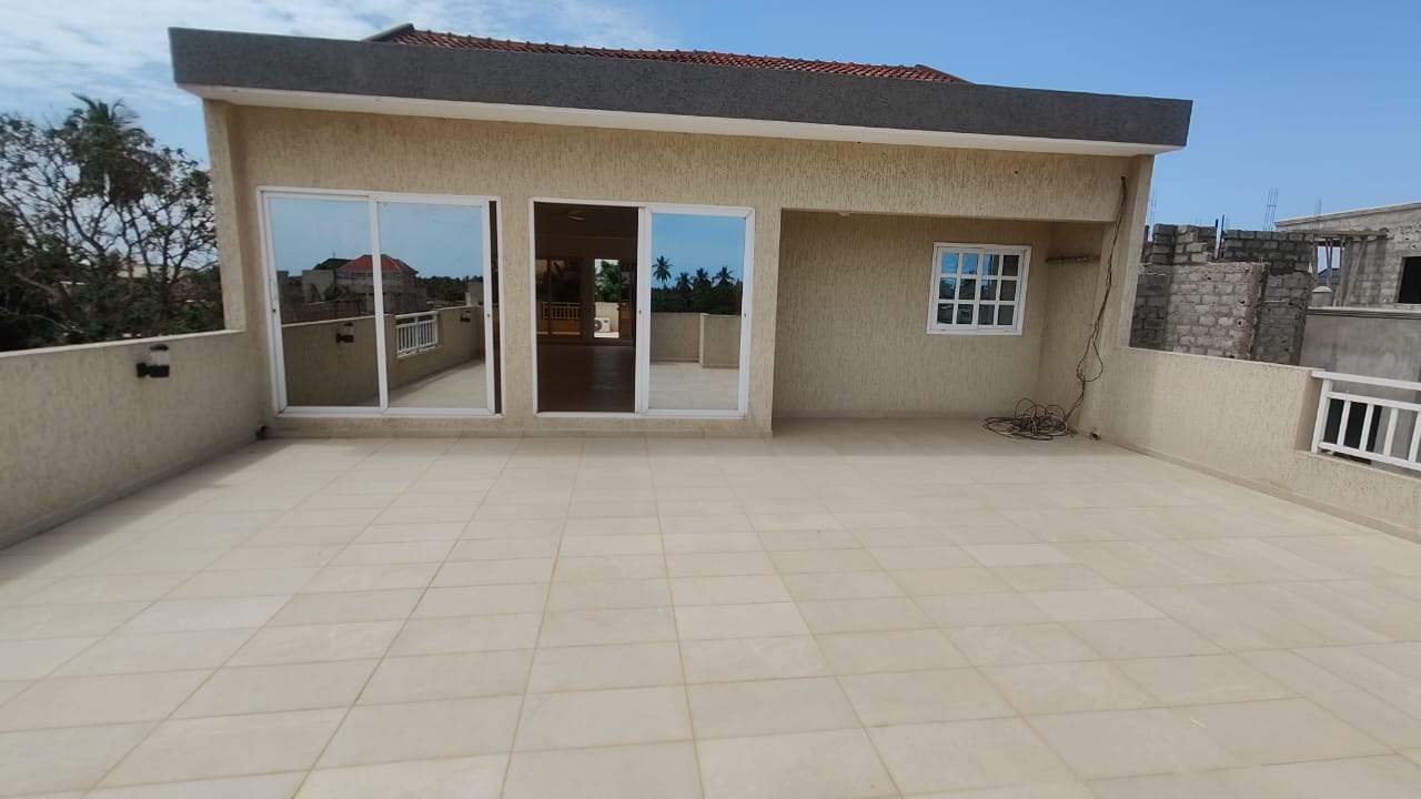 Appartement 4 chambres à louer à Adidogomé Kpogan – 250 000 FCFA