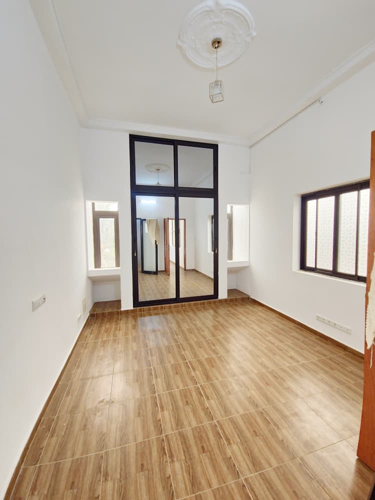 Villa duplex 5 chambres en vente à Légbassito Madjikpeto – 95 millions FCFA