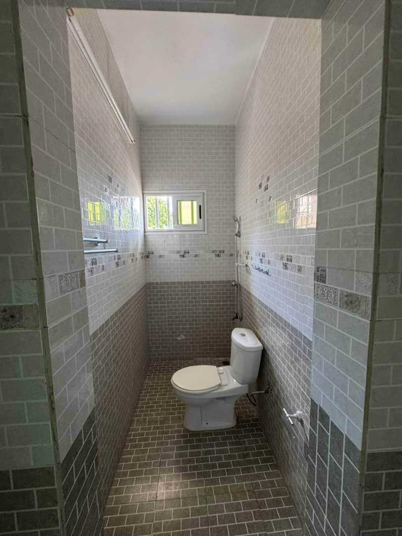 Villa 4 chambres à louer à Cité OUA – 1 500 000 FCFA