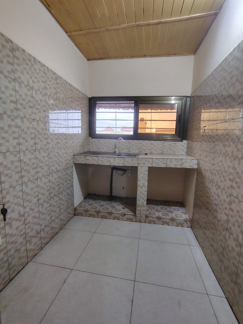 Appartement 3 chambres à louer à Gblenkome derrière pharmacie Maïna Source de Vie – 120000 FCFA