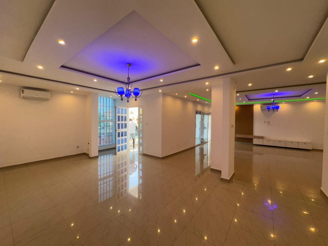Cour 2 chambres à louer à Agoè Koshigan – 85000 FCFA