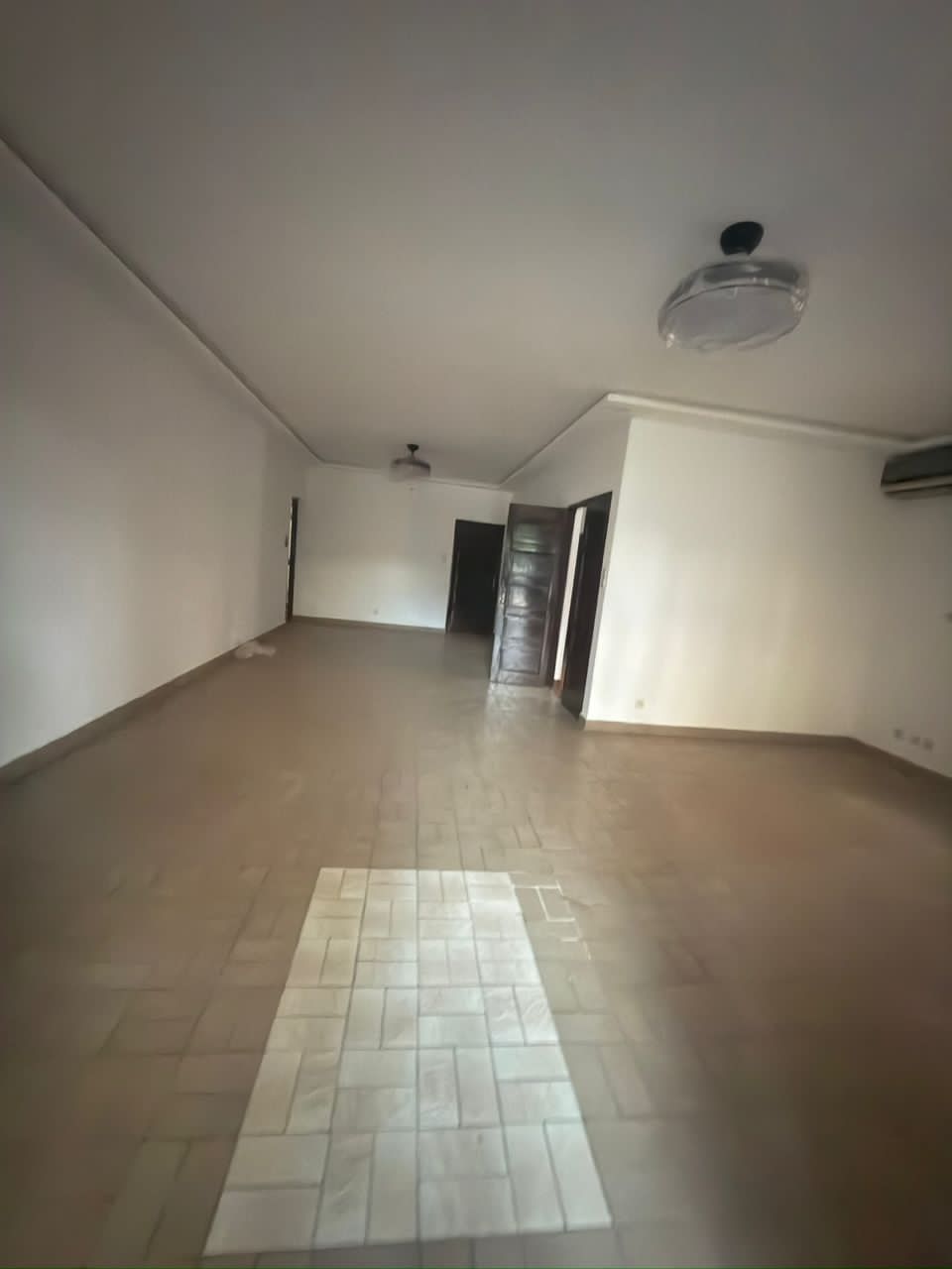 Villa à louer 7 chambres à Tokoin Hopital – 600 000 FCFA