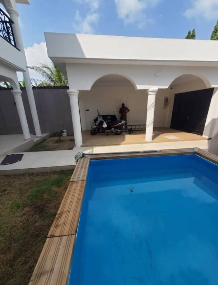 Villa duplex de 4 chambres meublée à louer à Adidogomé Sagbado – 800 000 FCFA/mois