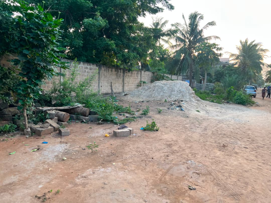 Terrain de 300 m² à vendre à Agoè Legbassito – 13,5 millions FCFA