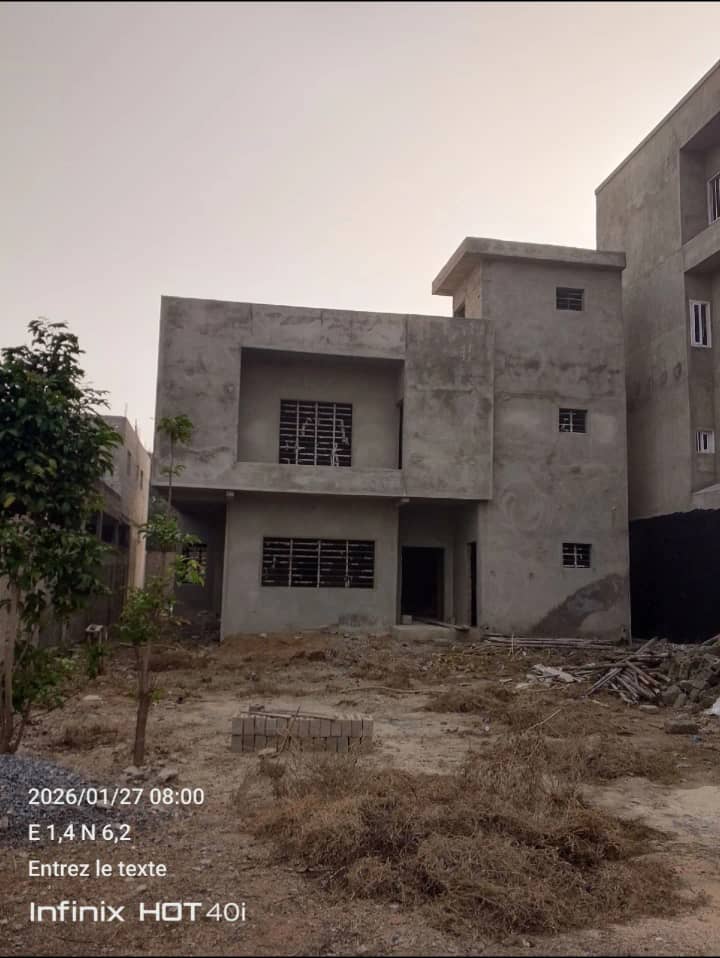 Villa duplex inachevée en vente à Avepozo Kpota – 40 millions FCFA