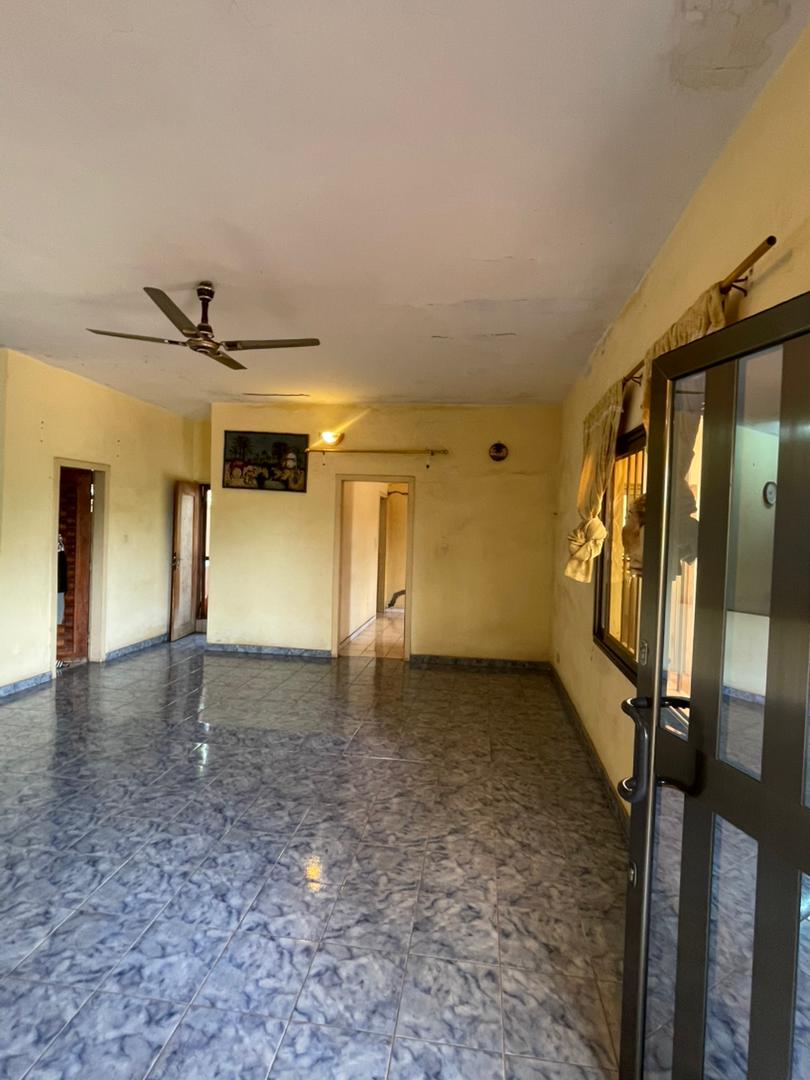 Villa 5 chambres en vente en angle de rue à Tokoin SOTED – 95 millions FCFA