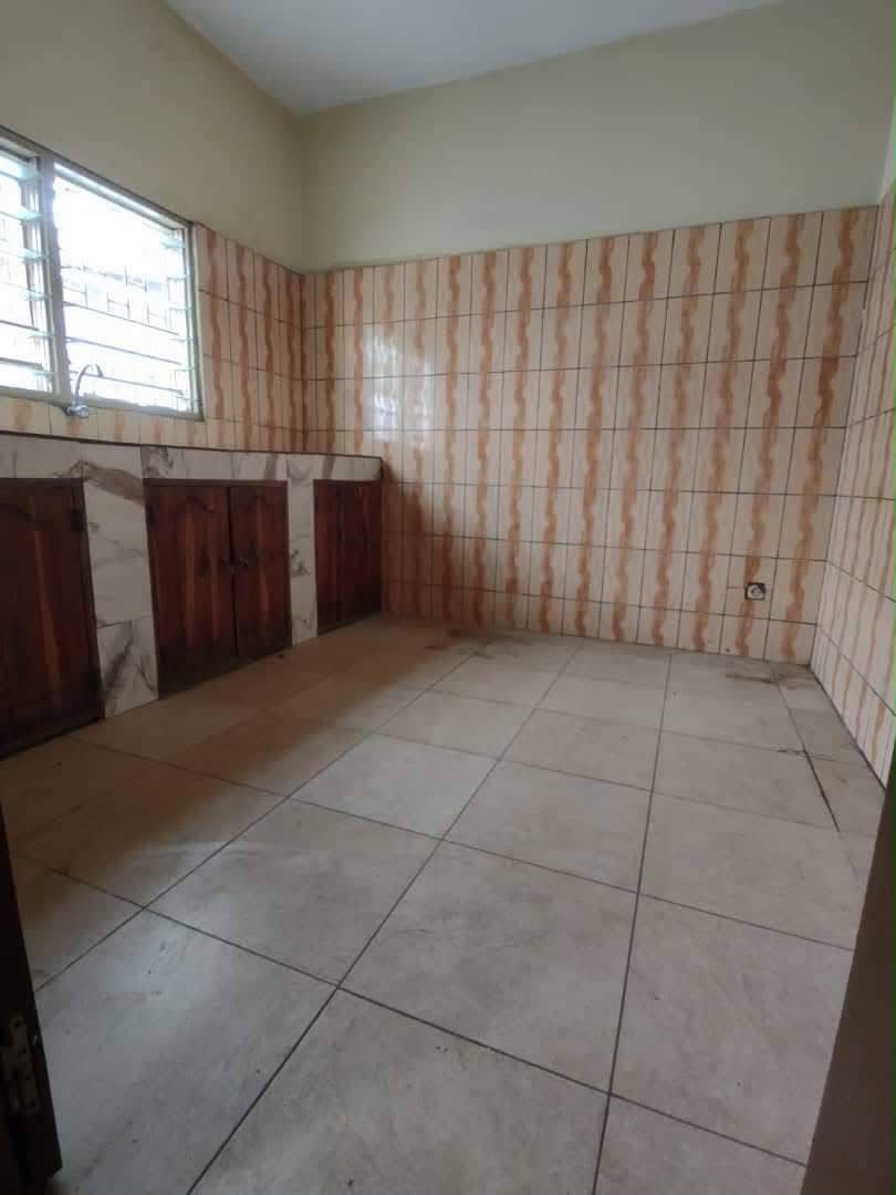 Villa 3 chambres à louer à Avédji Cito, à 200 m du goudron – 250.000 FCFA