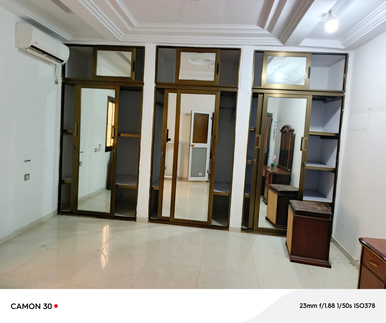 Villa duplex 6 chambres à louer en bordure de goudron à Agoè Assiyéyé – 600 000 FCFA