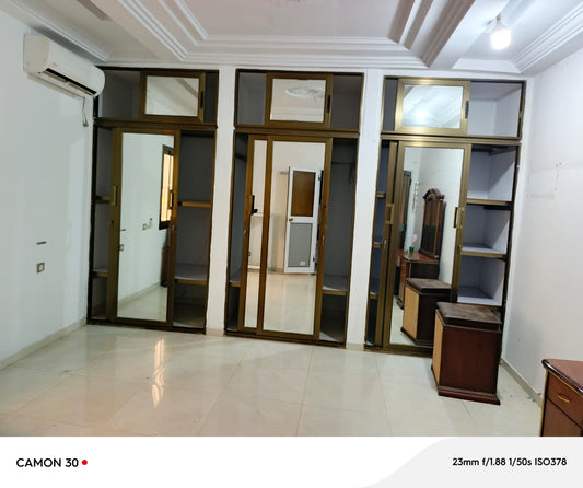 Villa duplex 6 chambres à louer en bordure de goudron à Agoè Assiyéyé – 600 000 FCFA