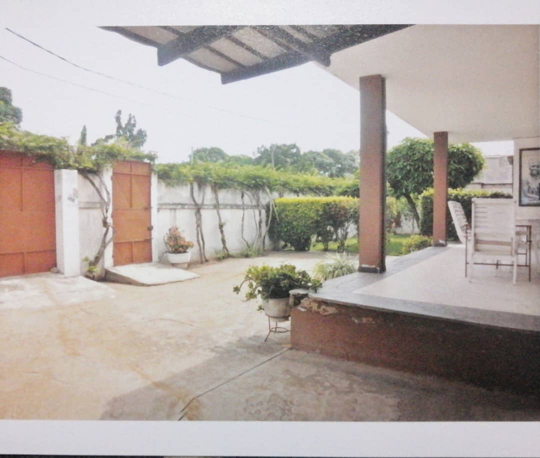 Maison à vendre en angle de rue à Tokoin Soted – 80 millions FCFA