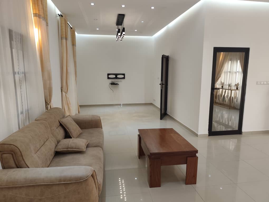 Villa duplex 4 chambres à louer à Légbassito Madjikpeto – 400 000 FCFA
