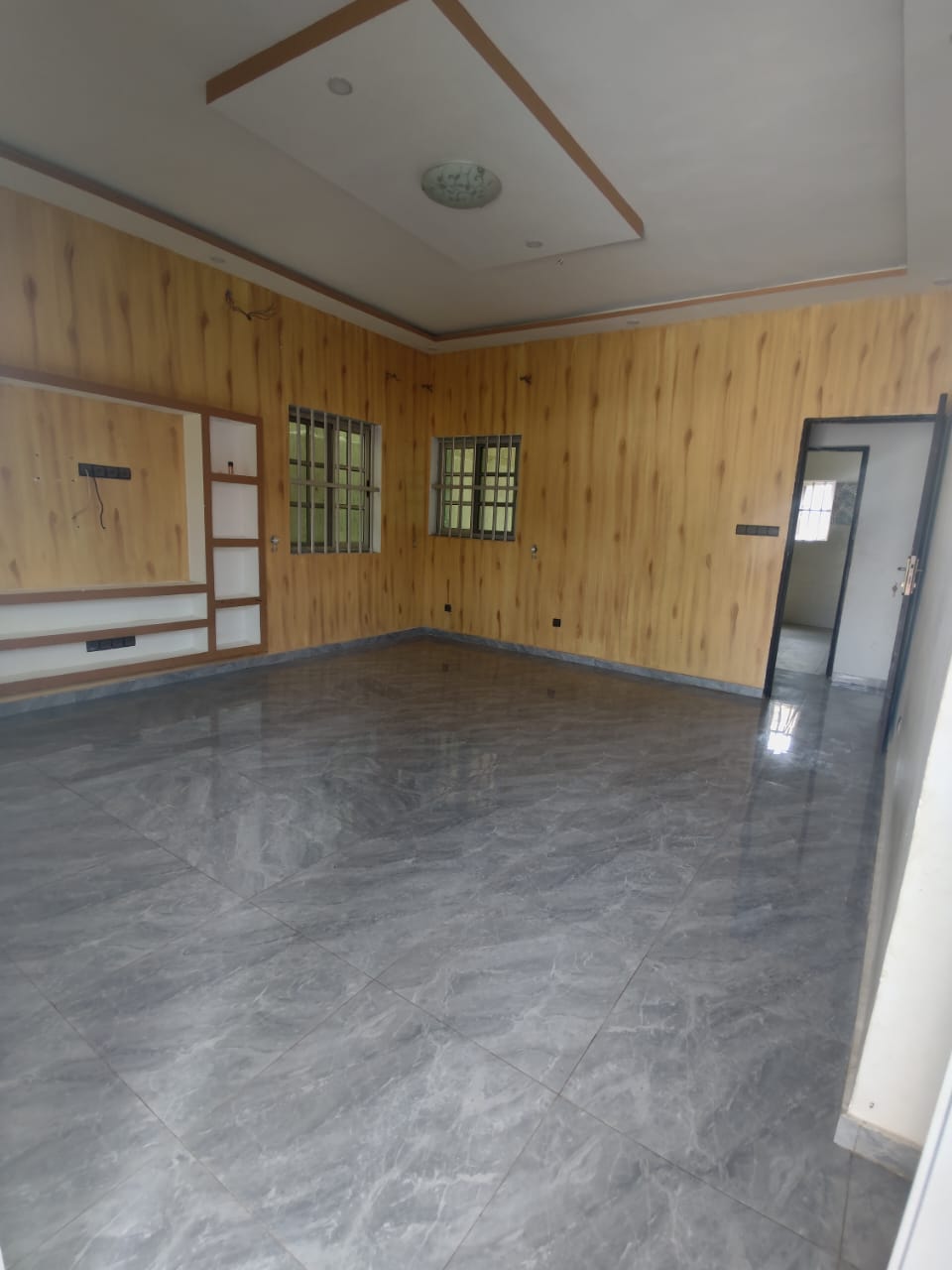Villa 2 chambres à louer à Agbalepedo – 200 000 FCFA