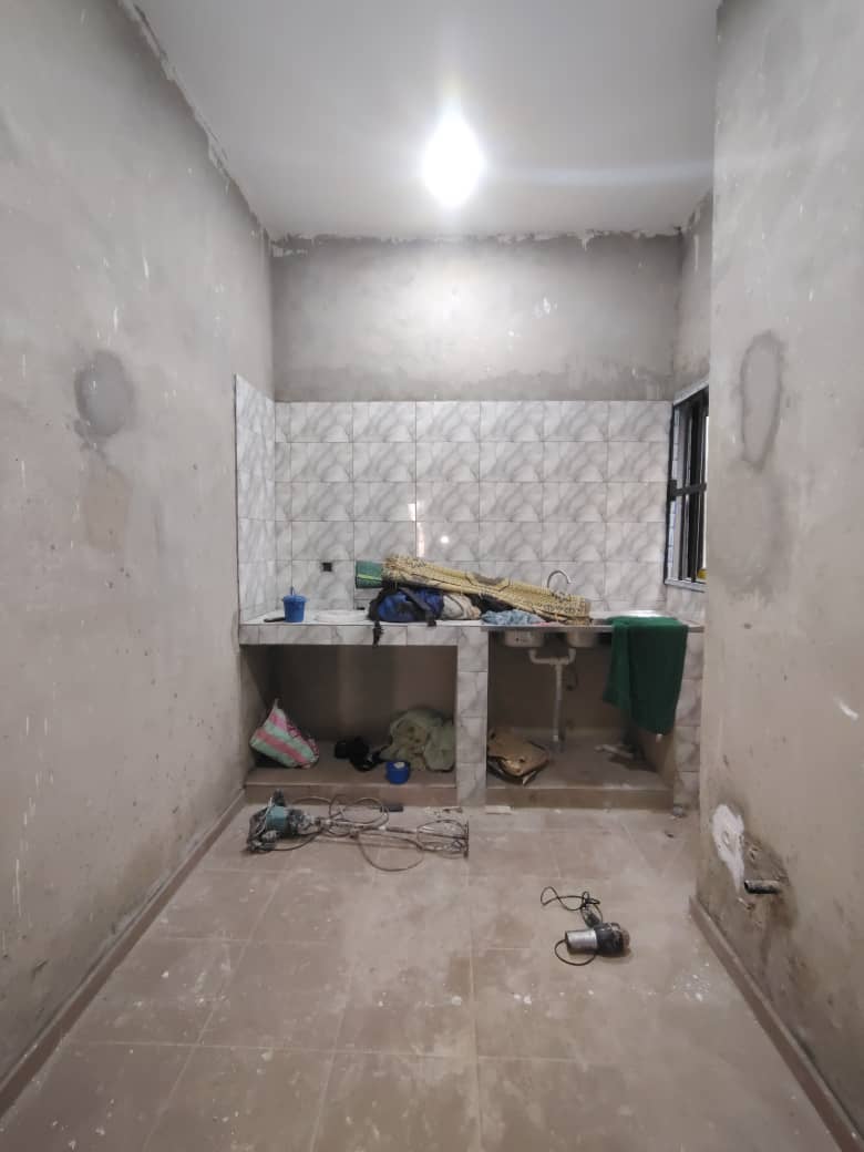 Appartement 2 chambres salon en location à Attiégou Primaire – 130 000 FCFA/mois