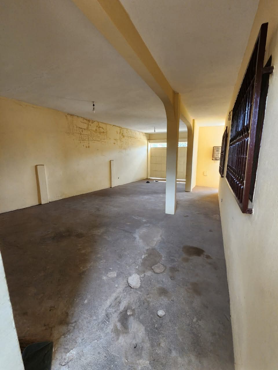 Villa 2 chambres en vente proche du goudron à Togo 2000 – 50 millions FCFA