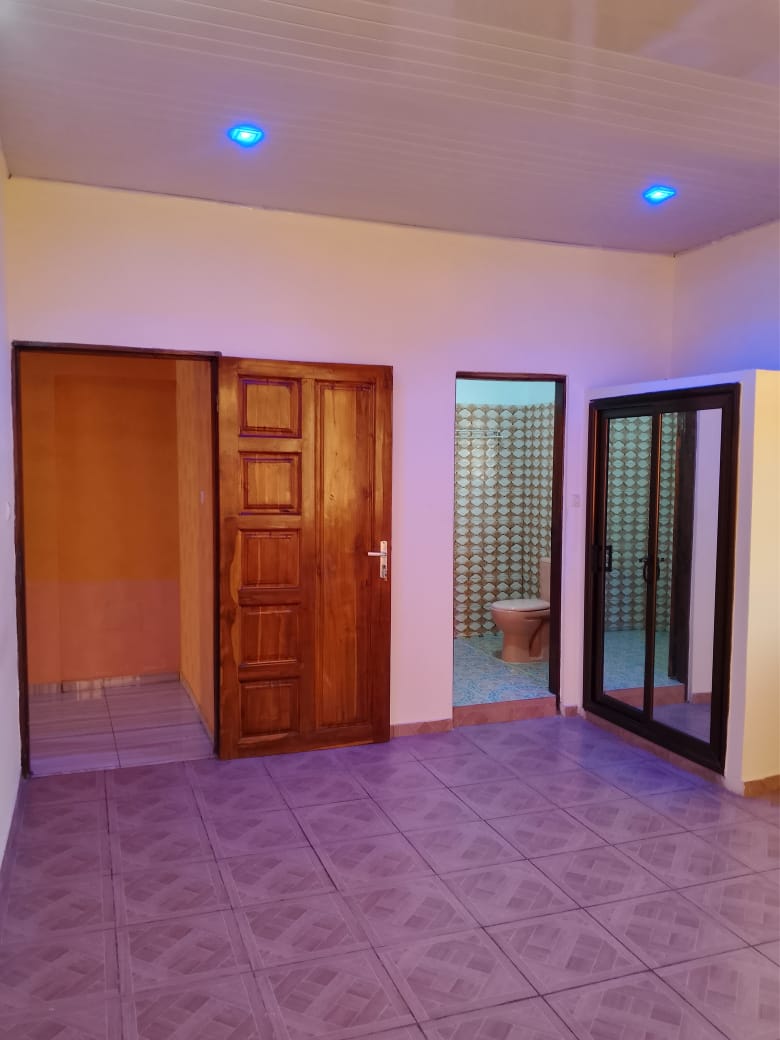 Appartement 4 chambres en location à Agbalepedo – 300 000 FCFA