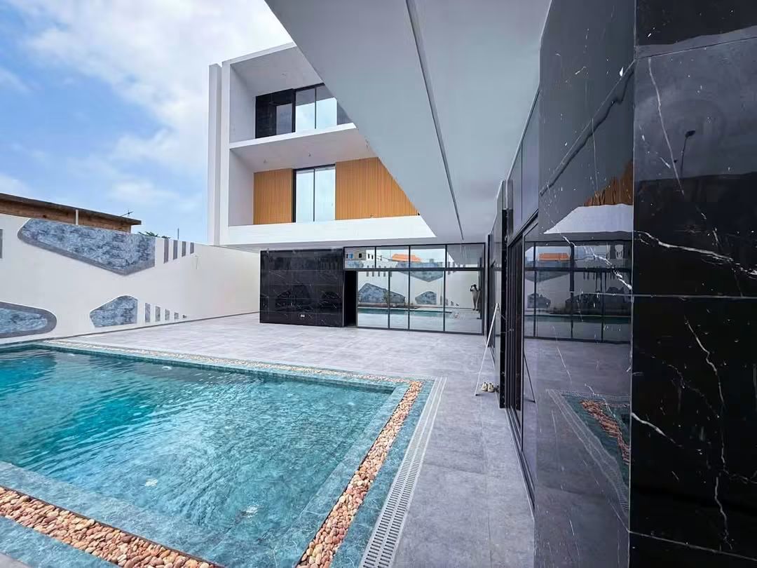 Villa de 600 m² en vente à Tokoin Wuiti – 900 millions FCFA