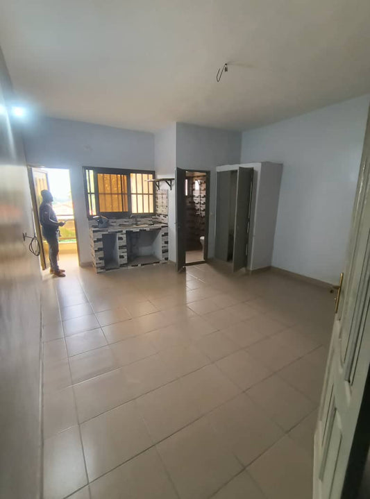 Appartement 3 chambres en location à Klikamé – 200 000 FCFA/mois