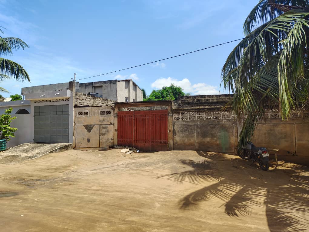 Villa 3 chambres en vente à Totsi Gblinkomé – 14 millions FCFA