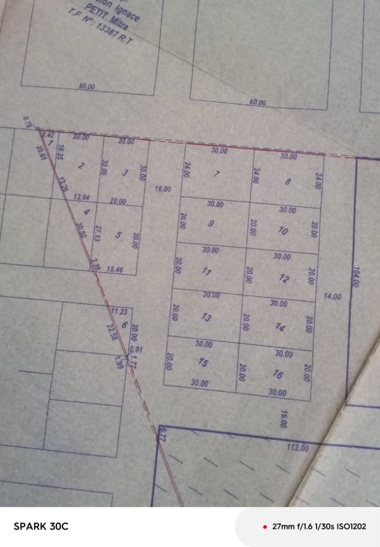 Terrain de 10 lots en vente à Bagbe, à 300 mètres du goudron Lomé–Kpalimé – 2,5 millions FCFA