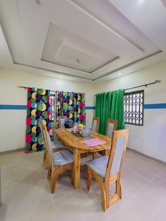 VILLA DE 9 PIÈCES À VENDRE À LOMÉ, CITÉ AÉROPORT – PLUS DE 1/2 LOT