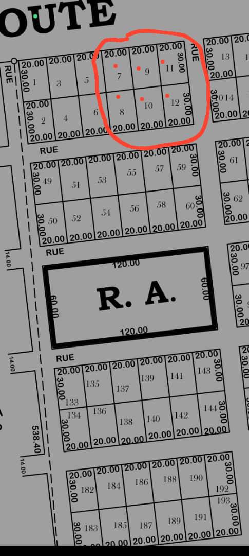 A VENDRE - TERRAIN AU BORD DU GOUDRON A DJAGBLÉ