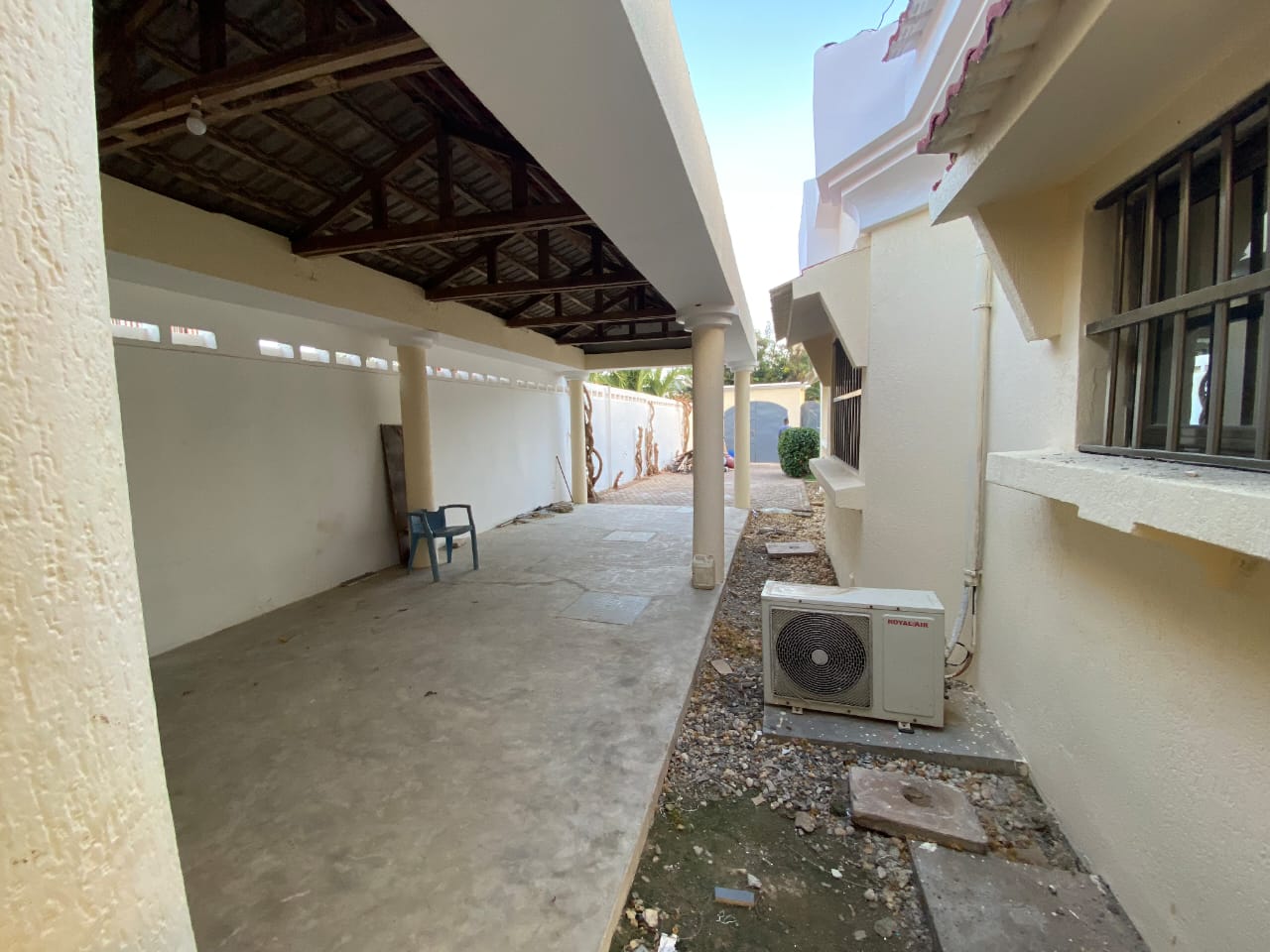 Villa duplex avec piscine à louer dans la Cité Millenium – 1 500 000 FCFA