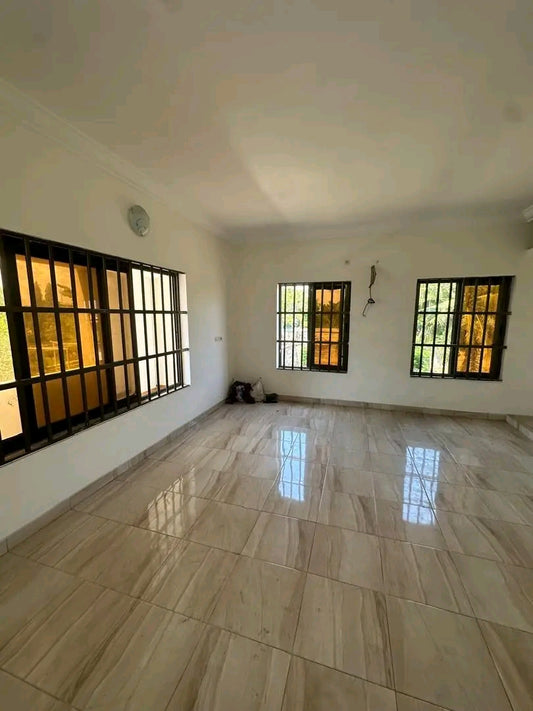 Villa 2 chambres à louer à Baguida Luxolin – 150 000 FCFA