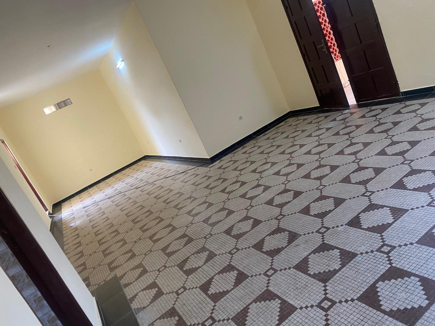 Maison 3 chambres en location à Tokoin SOTED – 250 000 FCFA