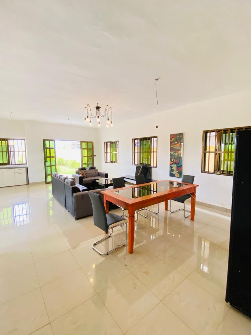 Villa duplex 5 chambres en vente à Agoè Légbassito Assiko – 75 millions FCFA