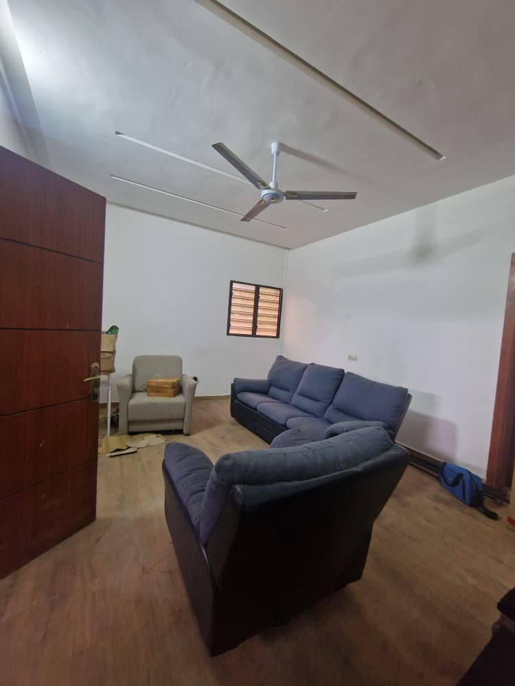 Appartement 2 chambres en location proche du goudron à Agoè Légbassito - 100 000 FCFA