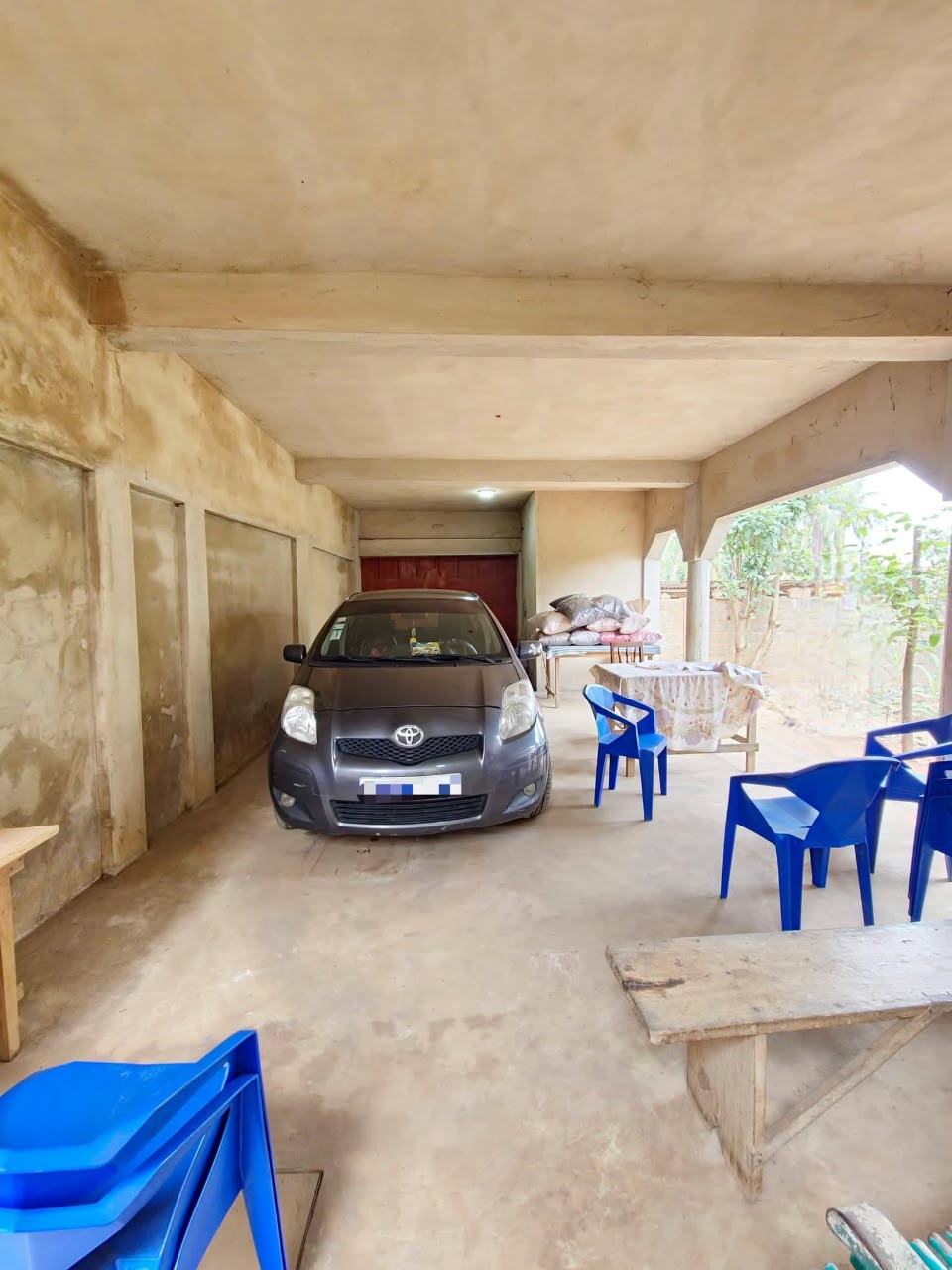 Villa 5 chambres de 581 m² en vente à Avédji Carrefour Y, proche du goudron – 110 millions FCFA