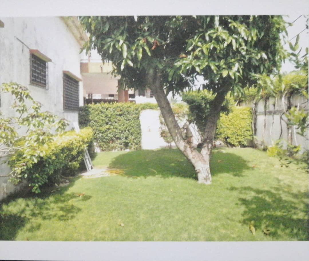 Maison à vendre en angle de rue à Tokoin Soted – 80 millions FCFA