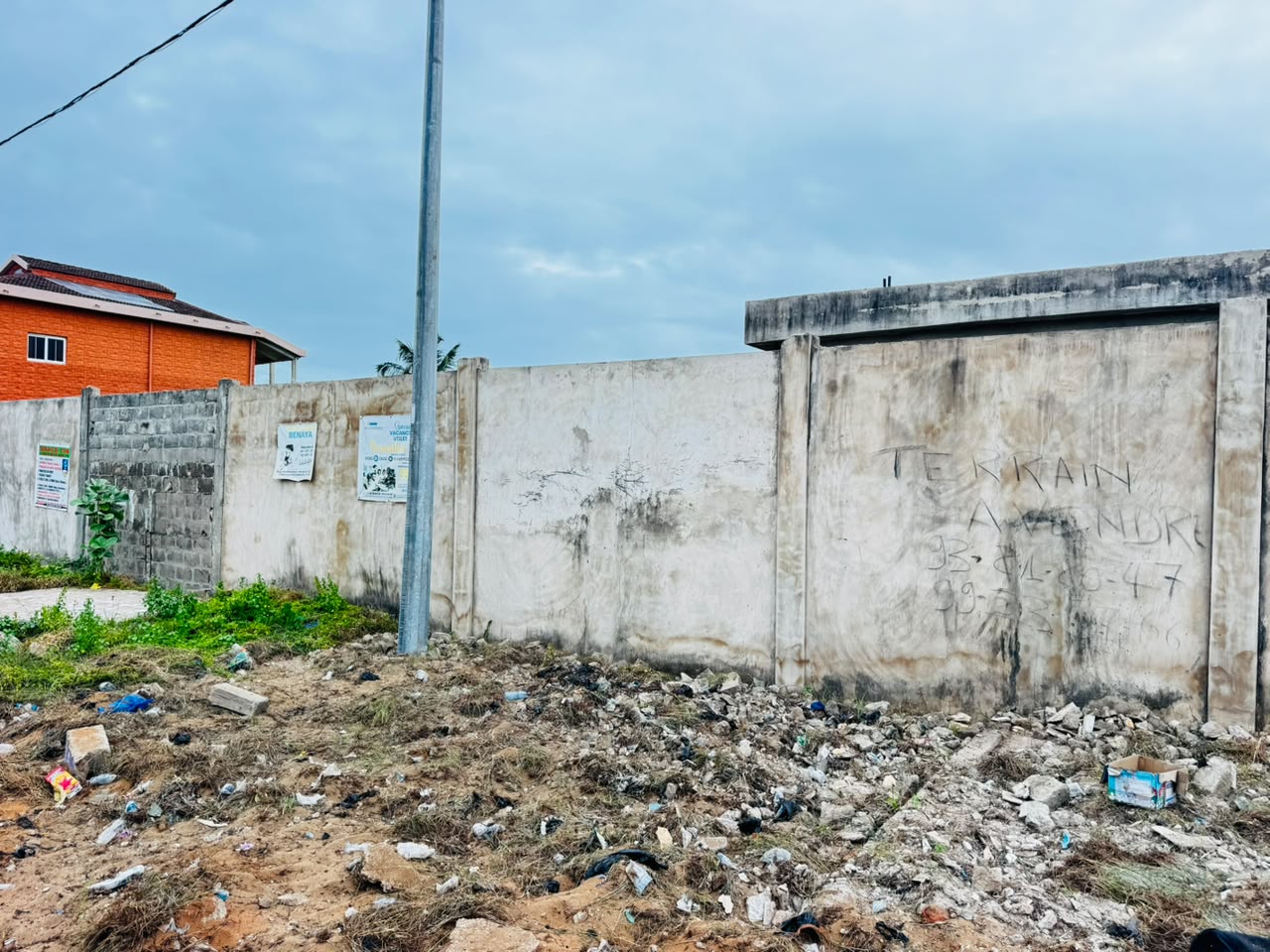 Terrain de 1247 m² en vente à Baguida Aquereburu, à 50m du goudron – 150 millions FCFA