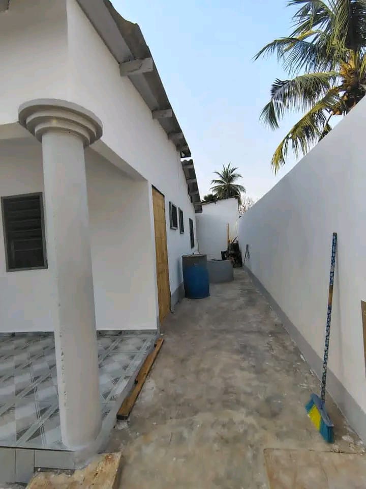 Mini villa 2 chambres à louer à Adidogomé – 100 000 FCFA