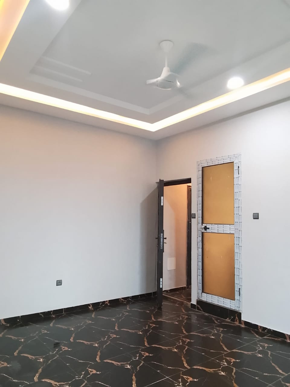 Appartement neuf 2 chambres à louer à Apessito – 100 000 FCFA