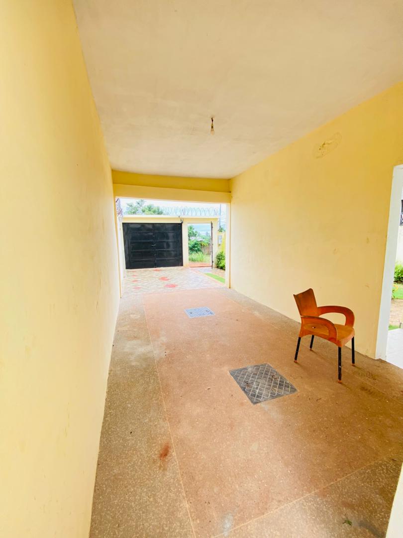 Villa duplex 5 chambres en vente à Agoè Légbassito Assiko – 75 millions FCFA