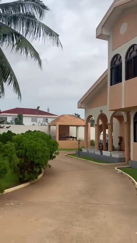Villa duplex en vente à Cité OUA, Lomé – 600 000 000 FCFA
