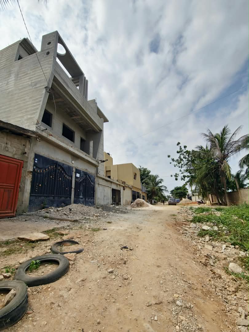 Terrain de 217 m² en vente à Nyékonakpoè, proche du goudron – 37 millions FCFA