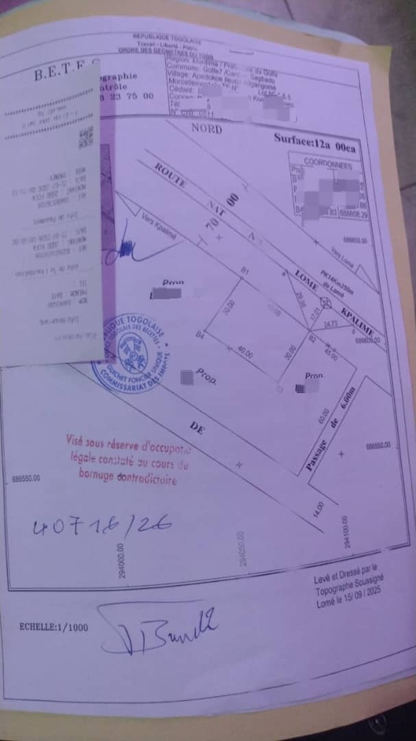 Terrain 1 lot en vente au bord du goudron à Adidogomé – 65 millions FCFA
