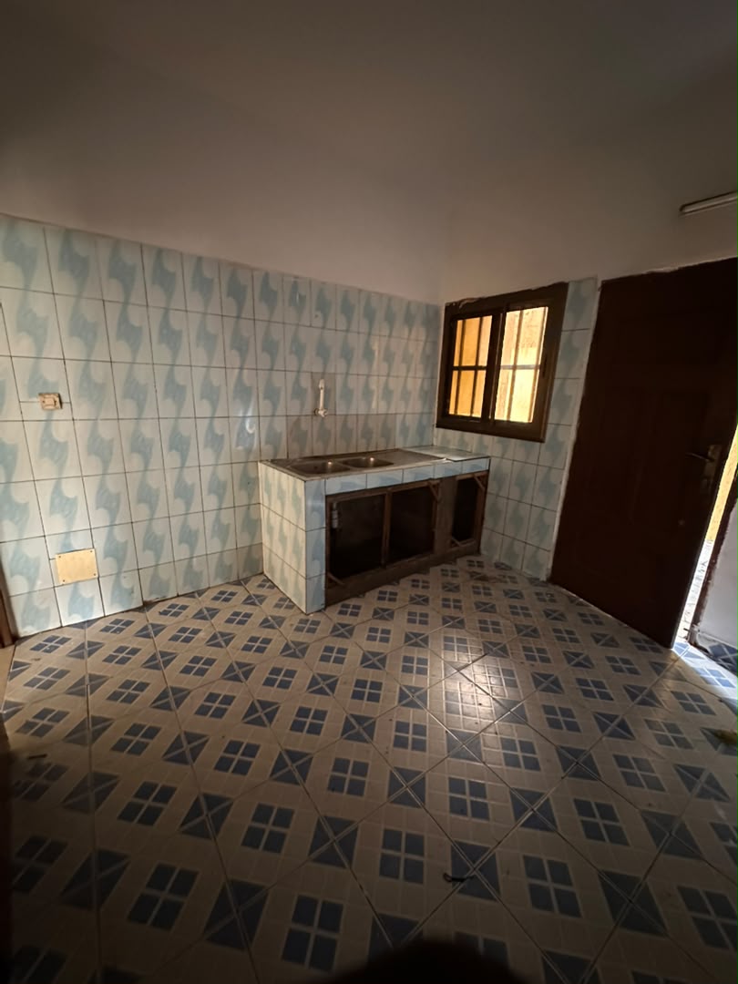 Villa 4 chambres à louer à Agbalepedo – 120 mille FCFA