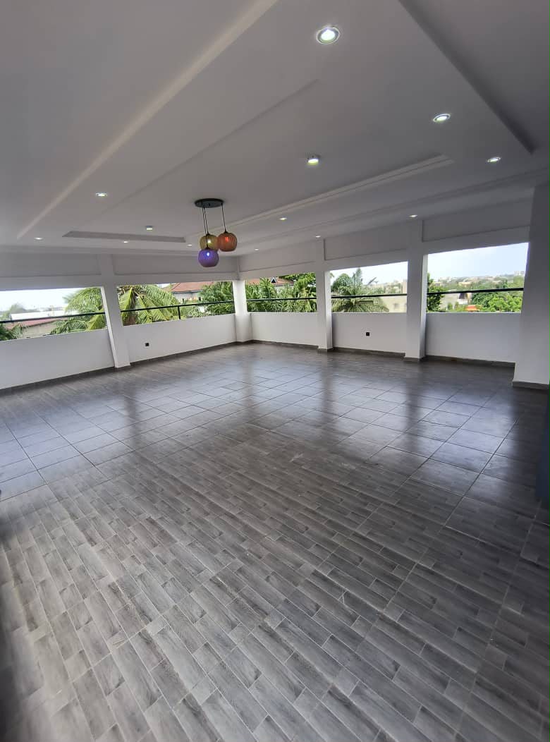 Villa duplex chic à louer à Super Tako – 350 000 FCFA/mois