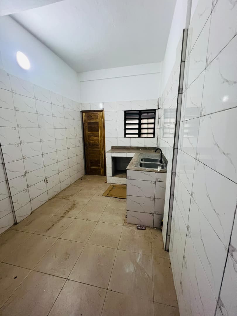 Appartement chambre salon à louer à Agoè Sogbossito Carrefour Kpogli - 60000 FCFA