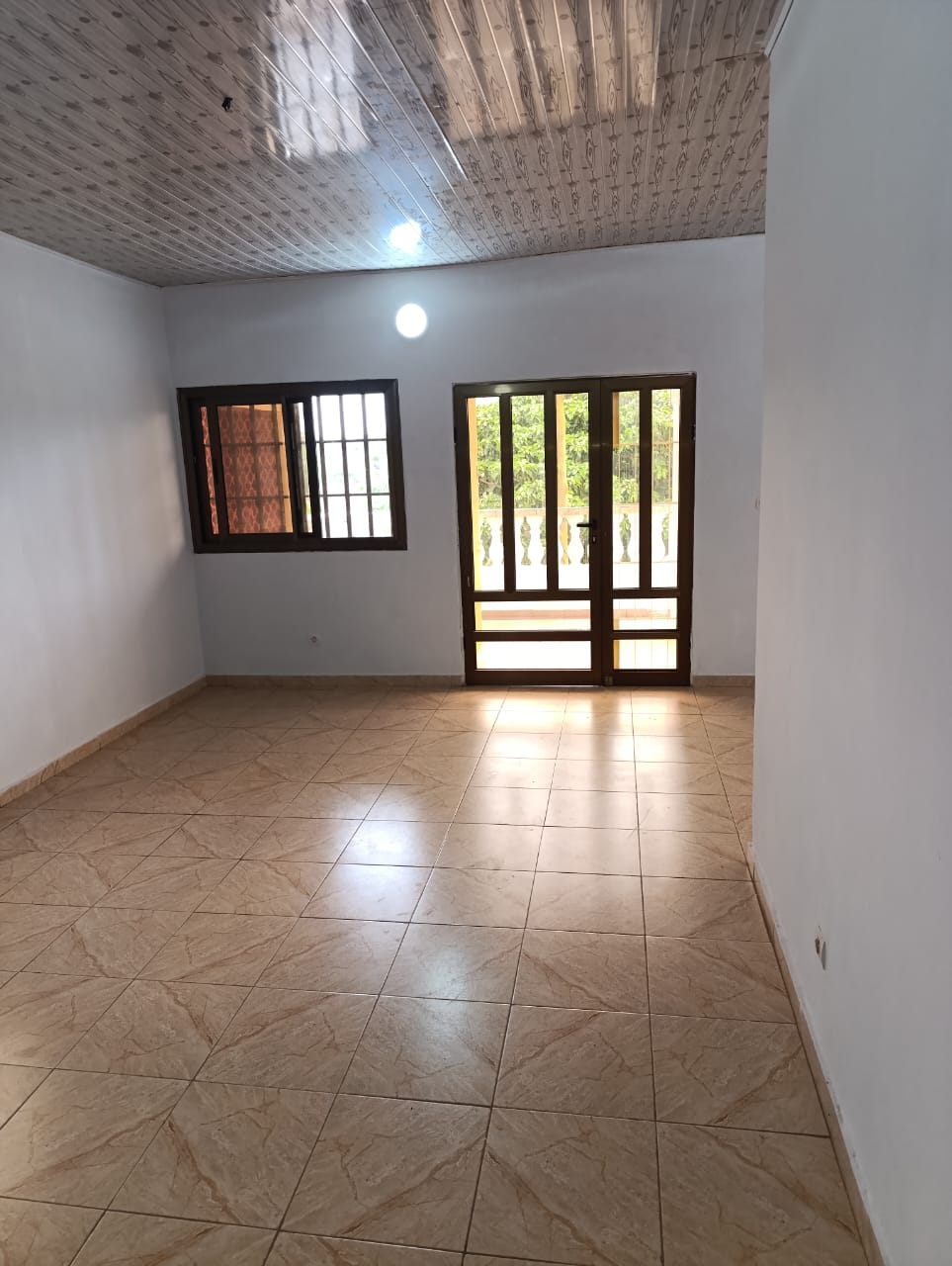 Villa duplex 4 chambres à louer à Adétikopé – 150000 FCFA