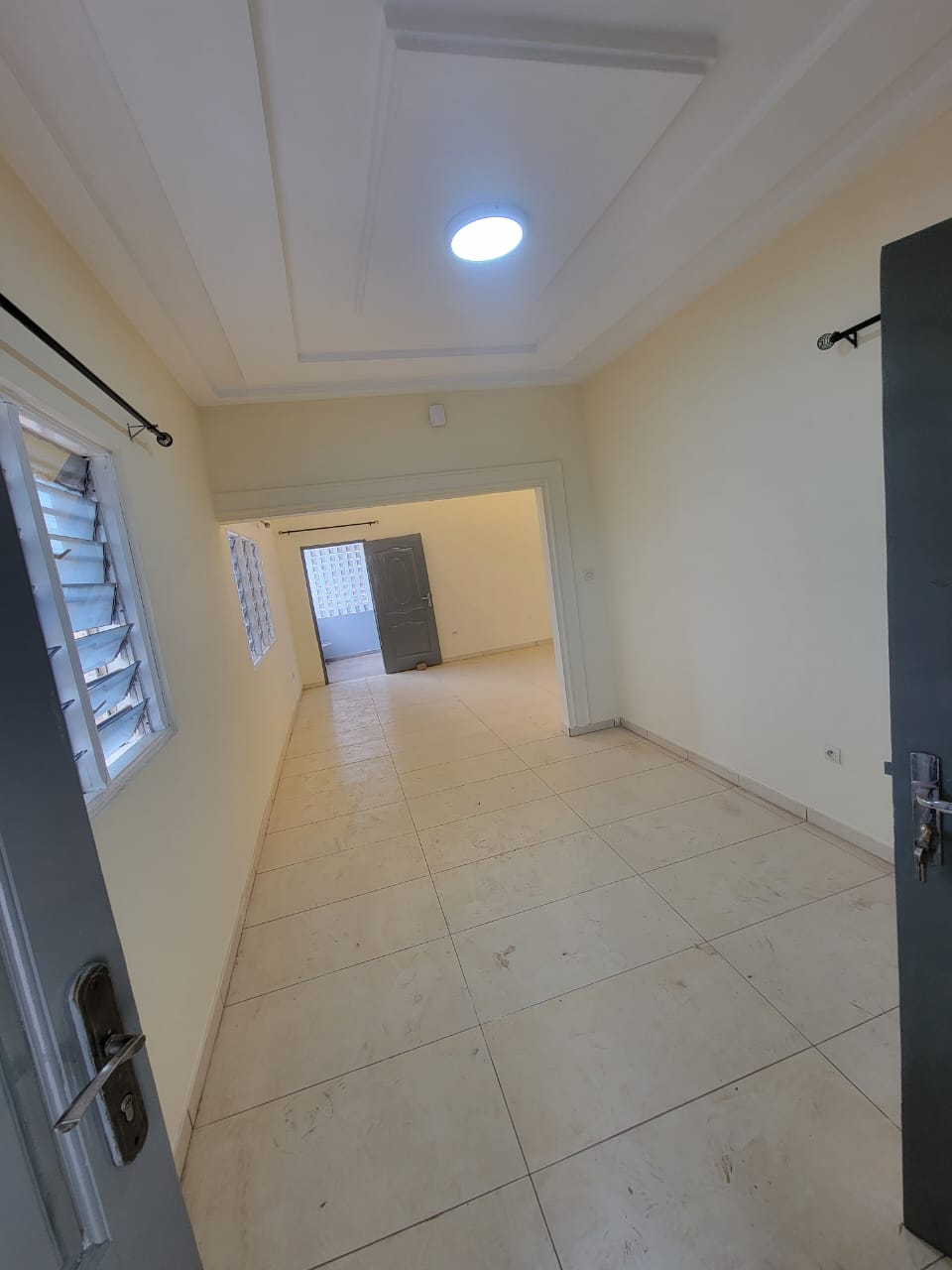 Appartement à l'étage de 2 ménages en location à Adjidogomé logoté