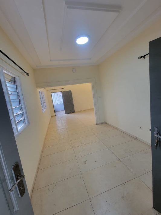 Appartement à l'étage de 2 ménages en location à Adjidogomé logoté