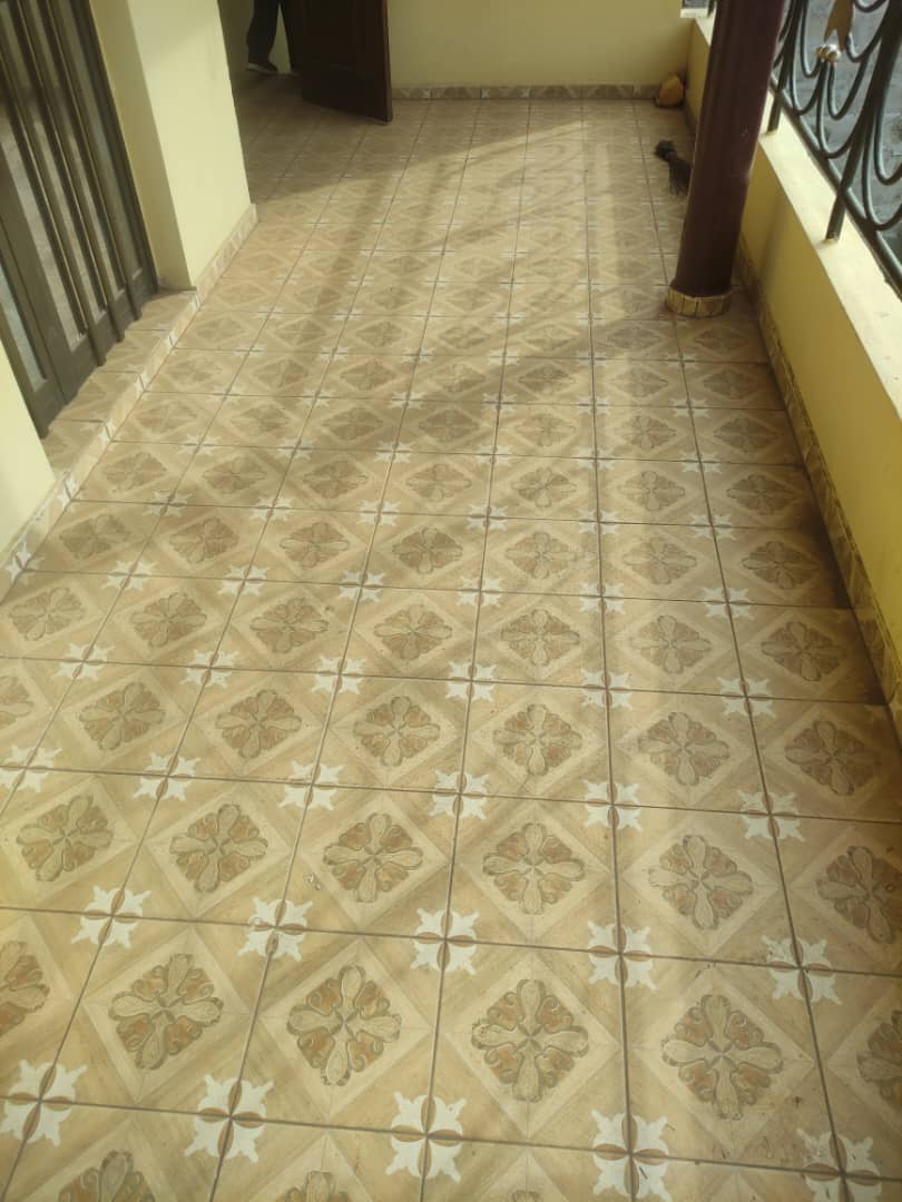 Appartement 3 chambres à louer à Zanguera – 80000 FCFA