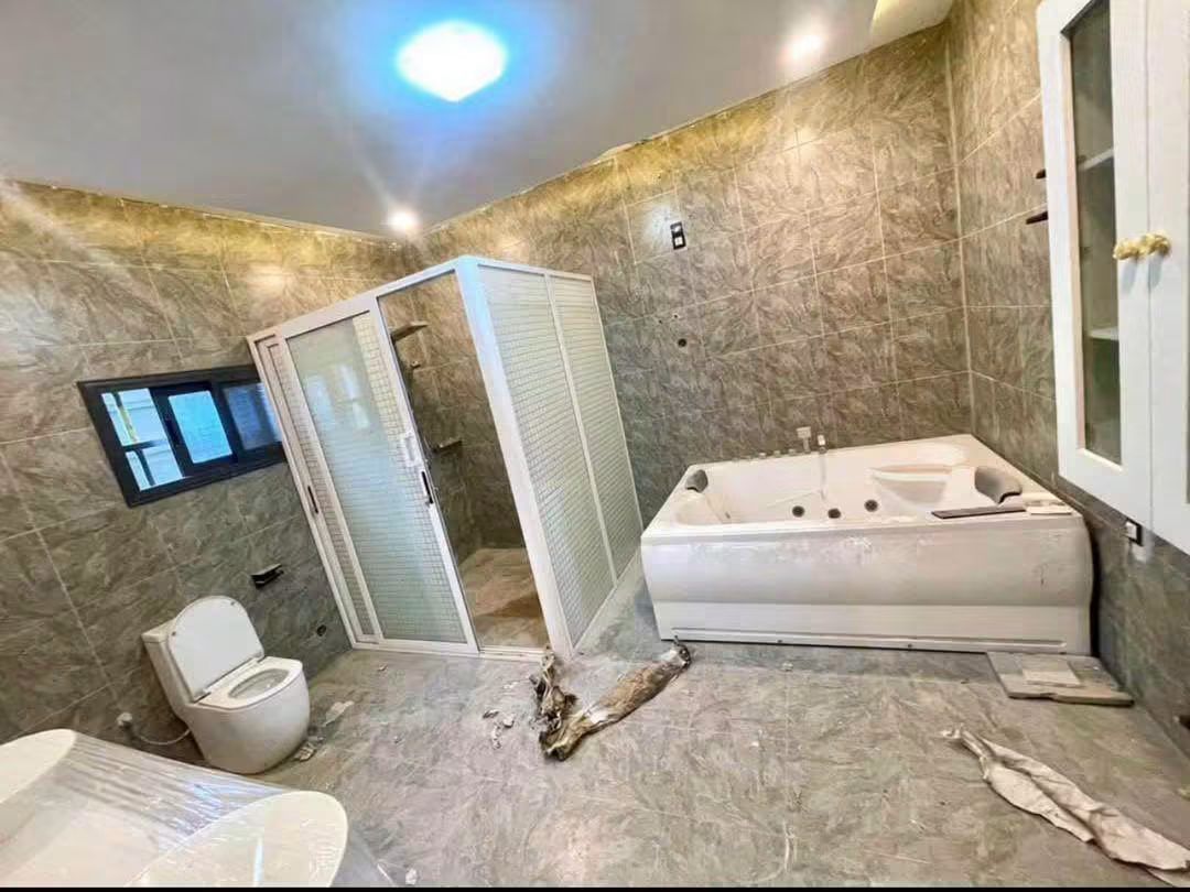 Villa 6 chambres en vente à Adidogomé Ségbé – 360 millions FCFA