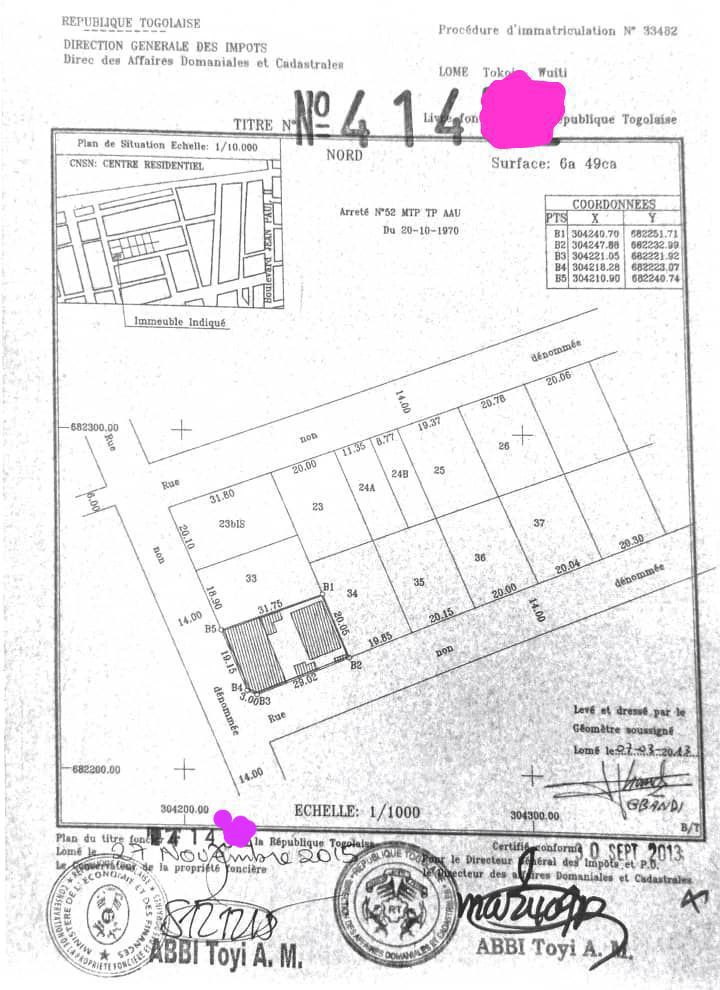Maison en vente de 649m² en angle de rue à Tokoin Wuiti proche du goudron – 120 millions FCFA
