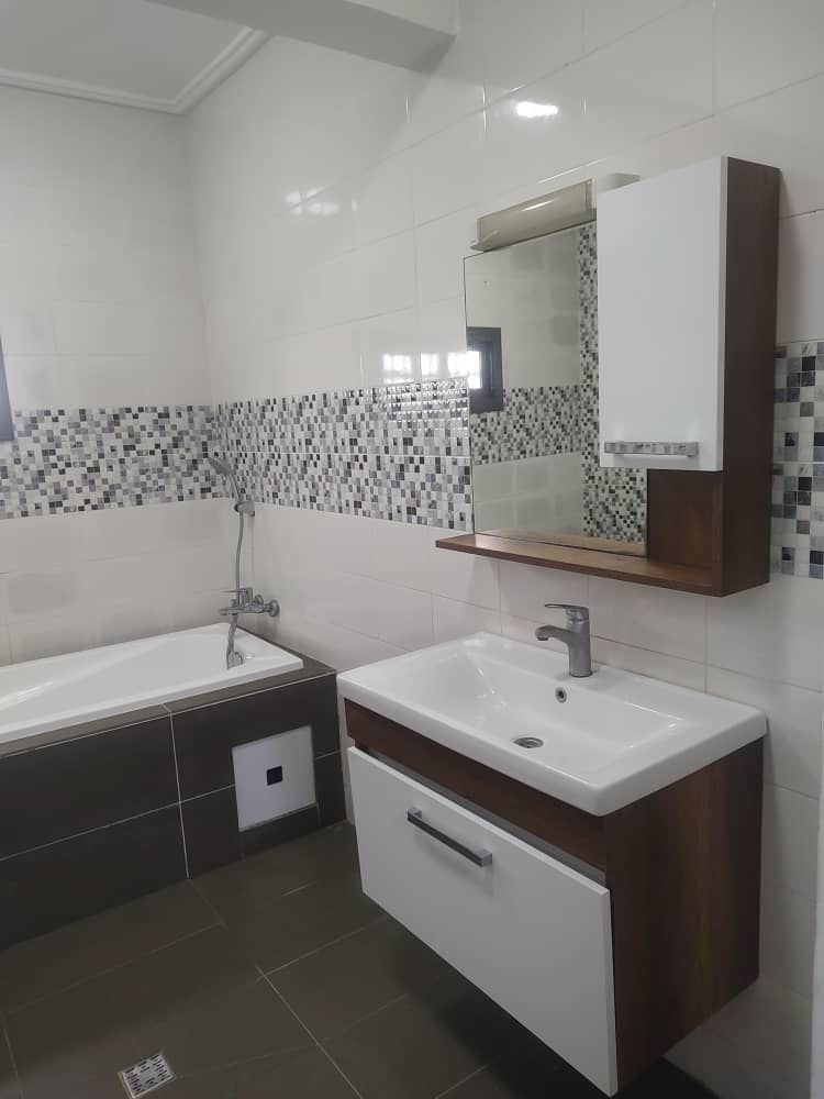 Triplex haut standing 4 chambres à louer à Adidogomé Sagbado – 350 000 FCFA
