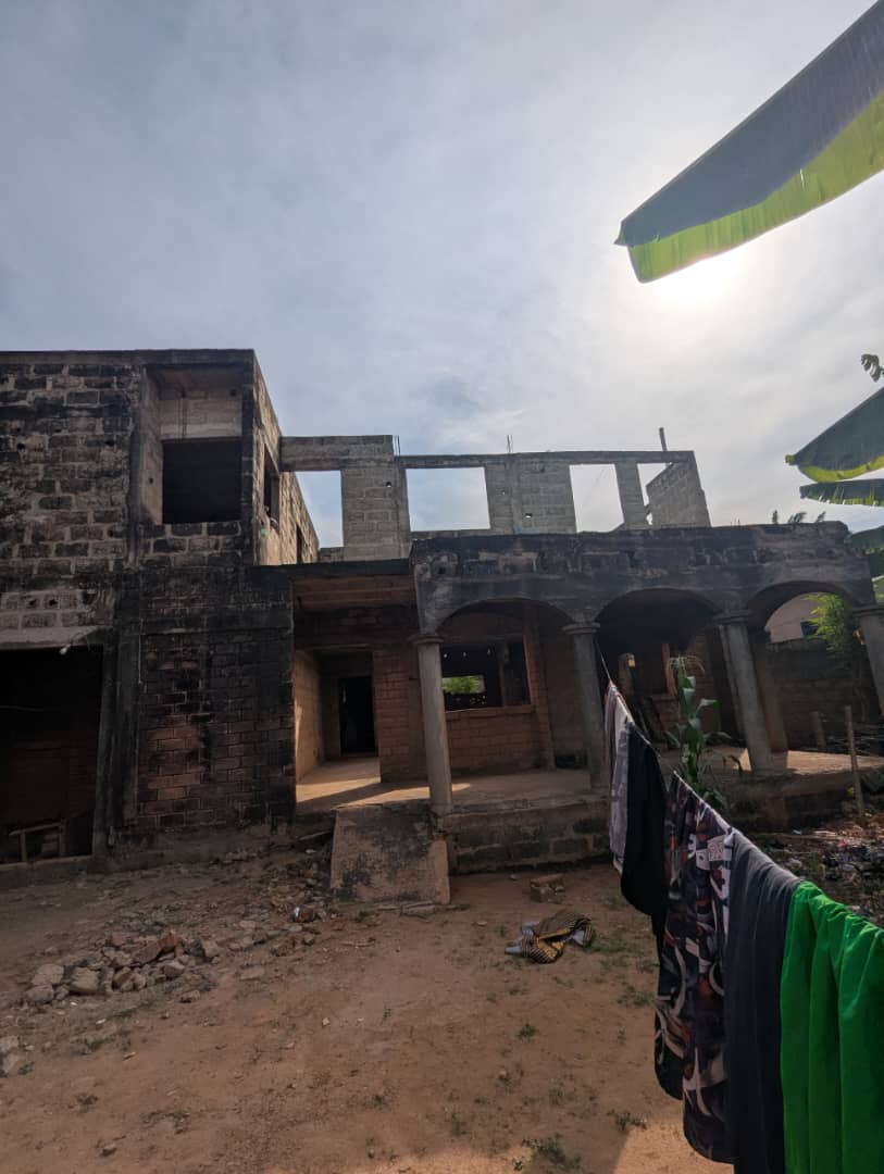 Villa inachevée en vente à Kégué Tigamé – 55 millions FCFA